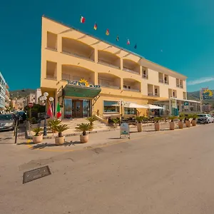 Hotel Riva Del Sole ****